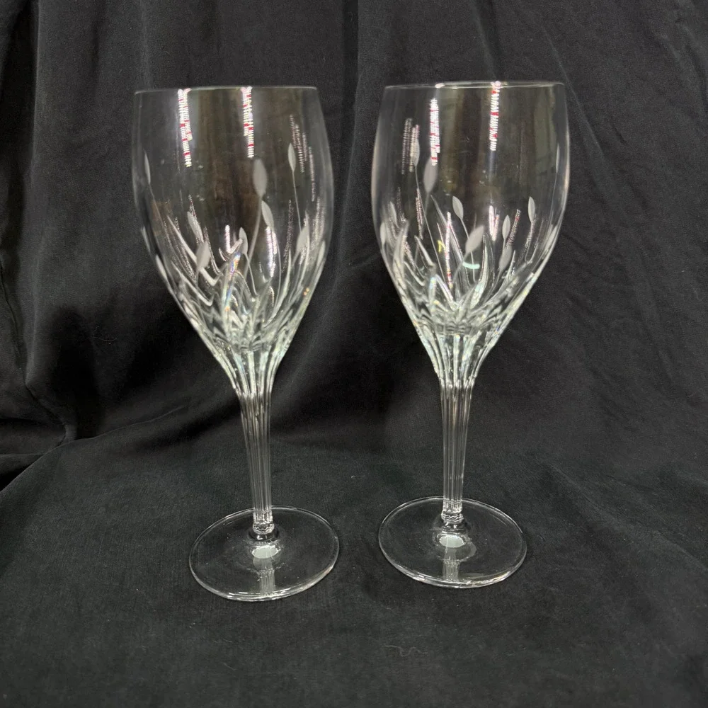 Mikasa Petals Crystal Wine Glasses Set of 2 Etched Floral Ribbed Stem 8.75 in